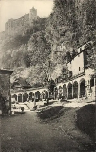 Ak Salzburg in Österreich, Friedhof St. Peter,  Bäume, Felsen,  Gebäude
