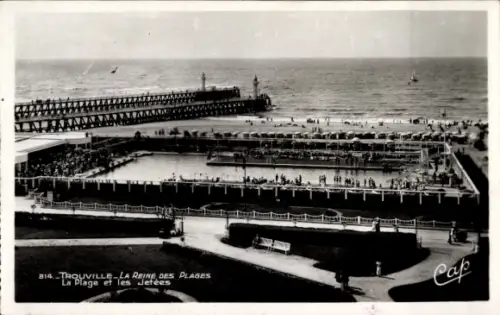 CPA Trouville Reine des Plages Calvados, Plage et les Jetées