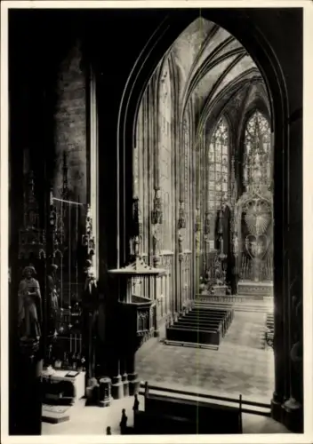 Ak Wien 1 Innere Stadt, Innenansicht einer Kirche, gotische Architektur, Hochaltar, Kreuzrippenge