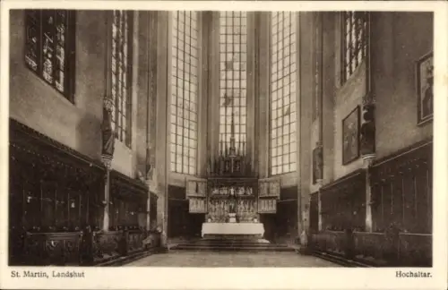 Ak Landshut in Niederbayern, St. Martin,  Hochaltar, Innenansicht, Kirchenraum
