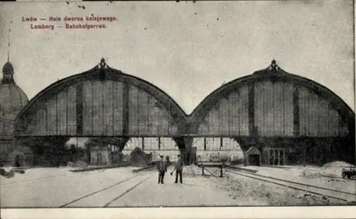 Ak Lwów Lemberg Ukraine, Bahnhofperron, Bahnhof, Gleisseite