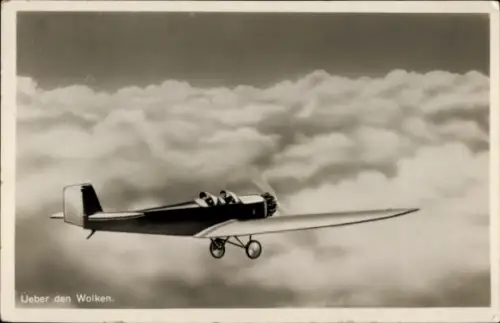 Ak Über den Wolken, Flugzeug