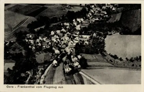Ak Frankenthal Gera in Thüringen, Luftaufnahme von Frankenthal,  Häuser, Felder, Landschaft
