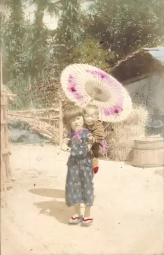 Ak Japaner in Volkstracht, Sonnenschirm