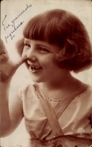 Ak Mädchen mit kurzem Haar, Portrait