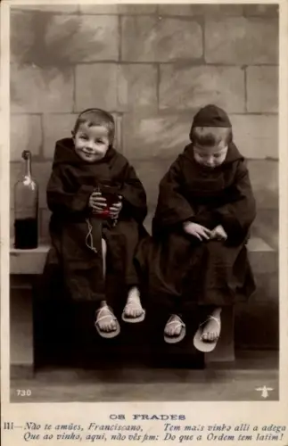 Ak Portugal, Zwei Kinder als Mönche, Klosterbrüder, Franciscano, Wein