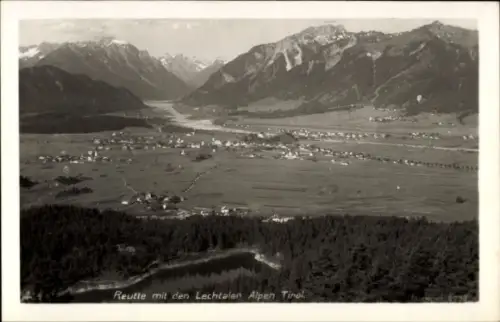 Ak Reutte in Tirol, Berglandschaft, Lechtaler Alpen,  Fluss, Täler, Fotografie