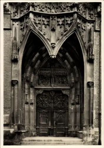 Ak Landshut in Niederbayern, Südportal von St. Martin, gotische Architektur, Ende 15. Jahrhundert