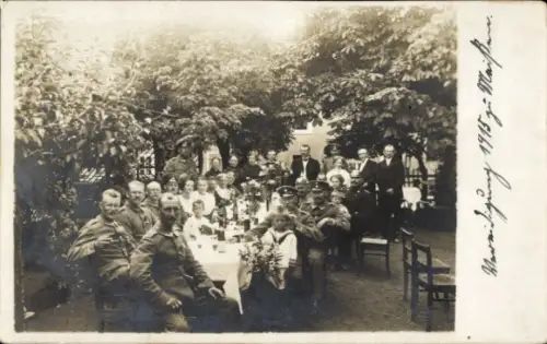Foto Ak Meißen an der Elbe, Vereidigung 1915, Soldaten an einer Festtafel