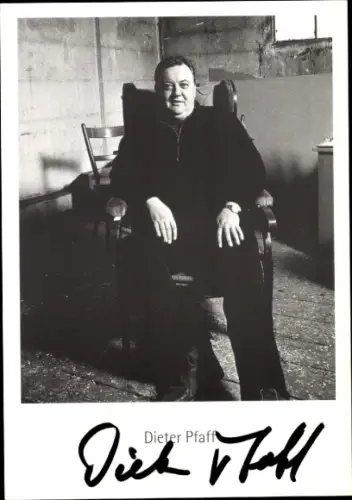 Ak Schauspieler Dieter Pfaff, Sitzportrait, Autogramm