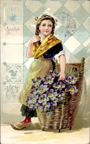 Ak Mädchen in Tracht mit Blumenkorb