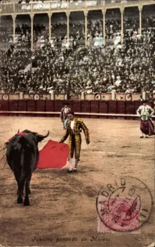 Ak Corrida de Toros, Fuentes pasando de Muleta