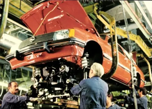 Ak Rüsselsheim am Main Hessen, Produktionsstrasse für den Opel Ascona C., Wagen-Endmontage