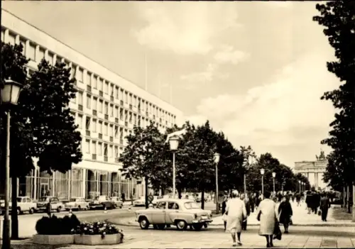 Ak Berlin Mitte, Unter den Linden, Brandenburger Tor