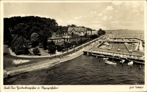 Ak Kiel, Hindenburgufer, Olympiahafen, Boote