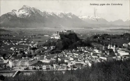 Ak Salzburg in Österreich, Panoramablick auf  Untersberg im Hintergrund, Schwarz-Weiß-Foto