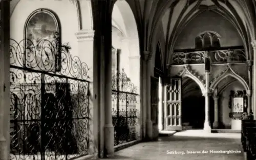 Ak Salzburg in Österreich, Inneres der Nonnbergkirche, Gitter, Säulen, Fenster