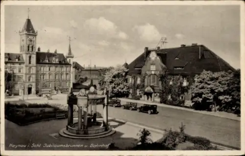Ak Chojnów Haynau Schlesien, Jubiläumsbrunnen, Bahnhof,  Autos, Haynau