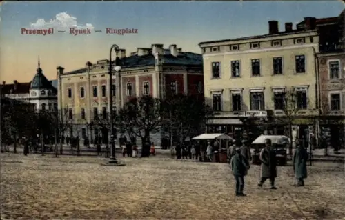 Ak Przemyśl Polen,  Rynek, Ringplatz, Menschen, Straßenstände