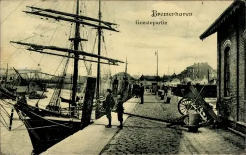 Ak Bremerhaven,  Geestepartie, Hafenansicht, Segelschiff, Personen am Ufer
