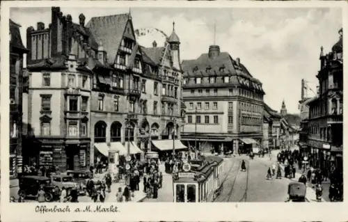 Ak Offenbach am Main Hessen, Offenbach a. M. Markt, Straßenansicht, Menschen, Straßenbahn, Gebäud
