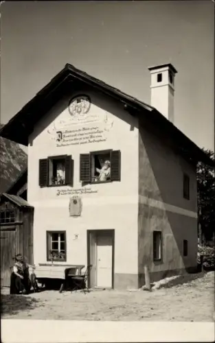 Ak Bad Aussee Steiermark, Gasthof, Pension, Konrad Kalhs,  Fenster mit Figur