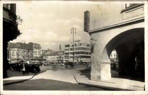 Ak Moravská Ostrava Mährisch Ostrau Region Mährisch Schlesien, Masarykplatz,  Autos, Werbeschilde