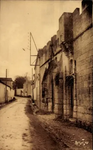 Ak Nieul-sur-Mer Charente Maritime, historische Abtei, Fassade