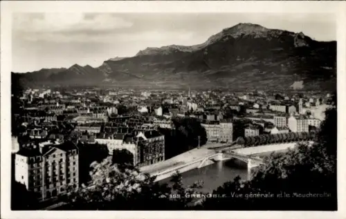 Ak Grenoble Isère, Blick auf  Berge im Hintergrund, Fluss, Stadtansicht