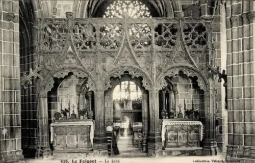 Ak Le Folgoët Finistère, Innenansicht einer Kirche, Altar, gotische Holzverzierung, Fenster
