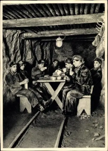 Ak Frühstück unter Tage, Kalender Zwischen Brocken und Oybin 1962, Bergleute im Stollen