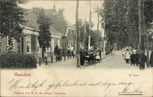 Ak Veendam Groningen Niederlande, Straßenansicht, Passanten