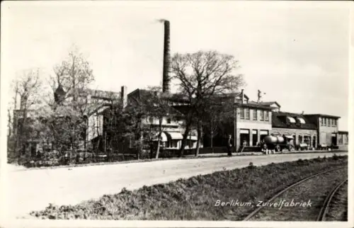 Ak Berlikum Waadhoeke Friesland Niederlande, Molkerei