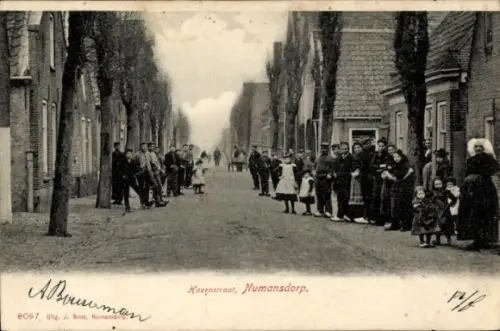 Ak Numansdorp Südholland Niederlande, Havenstraat, Passanten