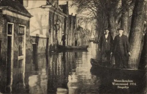 Ak Monnikendam Waterland Nordholland Niederlande, Überschwemmung 1916, Binnendijk
