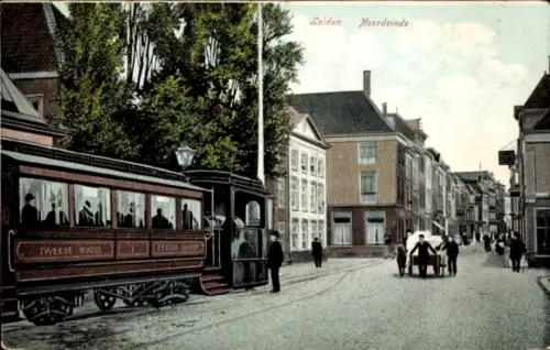 Ak Leiden Südholland Niederlande, Noordeinde, Straßenbahn an der Haltestelle