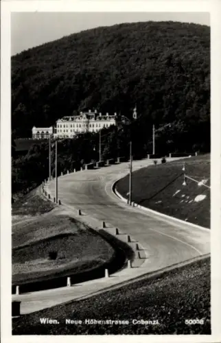 Ak Wien 13 Hietzing Hütteldorf,  Neue Höhenstraße, kurvenreiche Straße, Gebäude im Hintergrund