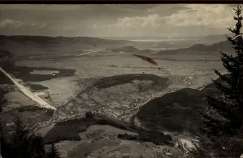 Ak Feldkirch Vorarlberg, Landschaftsaufnahme, Bergsicht, Tal, Felder, Wald