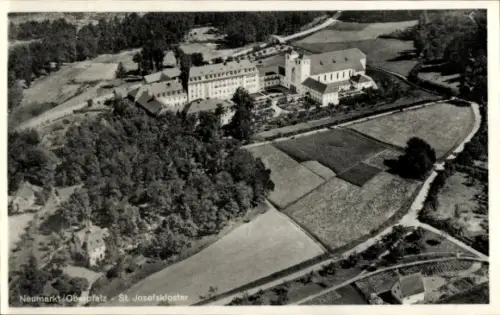 Ak Neumarkt in der Oberpfalz, Luftaufnahme St. Josefskloster, Neumarkt, Felder, Wälder
