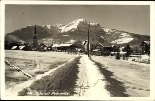Ak Saile Nockspitze bei Innsbruck in Tirol, Schneebedeckte Landschaft, Berge im Hintergrund, Dorf