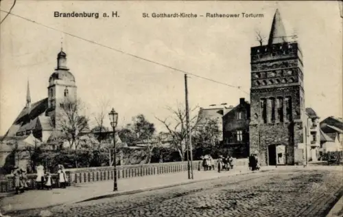 Ak Brandenburg an der Havel,  St. Gotthardt-Kirche, Rathenower Torturm