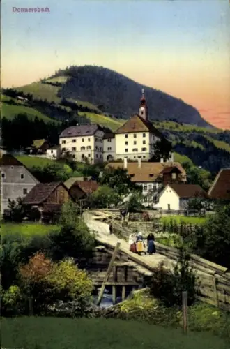 Ak Donnersbach Steiermark, Landschaft mit Bergen, Dorfansicht, Brücke, Menschen