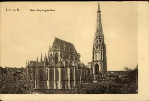 Ak Linz an der Donau Oberösterreich, Linz a. D., Maria Empfängnis Dom, gotische Architektur, hohe