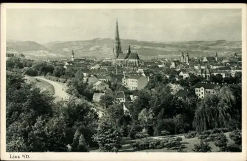 Ak Linz an der Donau Oberösterreich, Stadtansicht von  Kirche, Bäume, Landschaft
