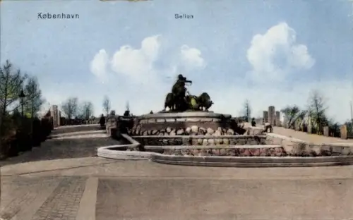 Ak København Kopenhagen Dänemark, Brunnen mit Statue, Pferde, Bäume, Himmel,  Gefion