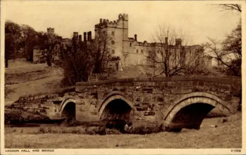 Ak Bakewell Derbyshire England, Haddon Hall, Brücke