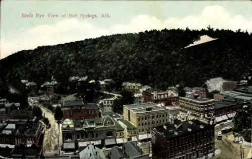 Ak Hot Springs Arkansas USA, Vogelperspektive auf  Stadtansicht, Berge im Hintergrund