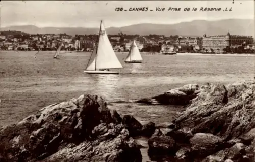 Ak Cannes Alpes Maritimes,  Segelboote, Felsen, Küstenansicht