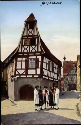 Ak Großbottwar in Württemberg, Altertümliches Haus von 1549, Gruppe in Bottwartäler Tracht