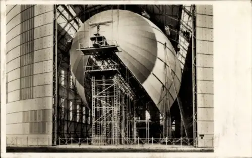 Ak Zeppelin Luftschiff LZ 129 Hindenburg in Bau, Luftschiffhalle